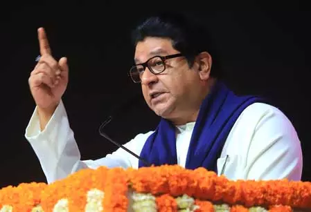 महाराष्ट्र सरकार पर राज ठाकरे ने साधा निशाना, कहा- स्कूल तक में घुस चुका है ड्रग्स महाराष्ट्र सरकार पर राज ठाकरे ने साधा निशाना, कहा- स्कूल तक में घुस चुका है ड्रग्स