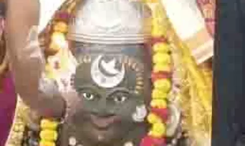 नवरात्र के दूसरा दिन बाबा महाकाल की दिव्य भस्म आरती, उमड़ा भक्तों का जनसैलाब नवरात्र के दूसरा दिन बाबा महाकाल की दिव्य भस्म आरती, उमड़ा भक्तों का जनसैलाब