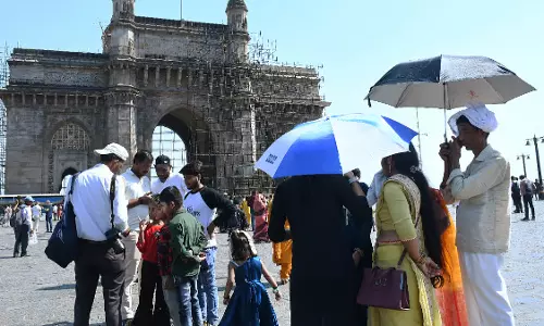 Maharashtra : लू के बाद मुंबई का तापमान 10°C गिरा, गर्मी से मिली कुछ राहत