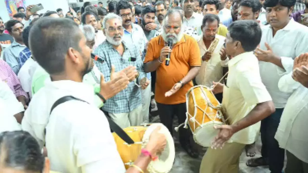 Telangana: जग्गा रेड्डी ने संगारेड्डी में भव्य उगादि समारोह का नेतृत्व किया