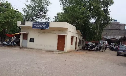 कार से कोकीन की डिलीवरी करते दबोचा गया तस्कर कार से कोकीन की डिलीवरी करते दबोचा गया तस्कर