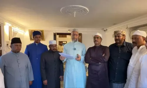 एआईएमआईएम ने तेलंगाना में एसआईआर हेल्प डेस्क की शुरुआत की एआईएमआईएम ने तेलंगाना में एसआईआर हेल्प डेस्क की शुरुआत की