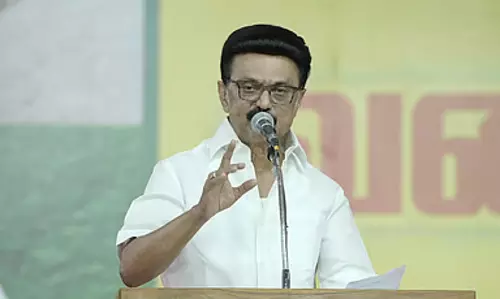 EPS ने स्वार्थी कारणों से पार्टी को दिल्ली के पास गिरवी रख दिया है : CM Stalin EPS ने स्वार्थी कारणों से पार्टी को दिल्ली के पास गिरवी रख दिया है : CM Stalin