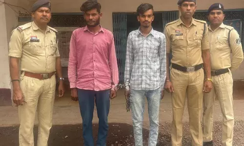 गांजा बिक्री करते दो आरोपी रंगे हाथ गिरफ्तार