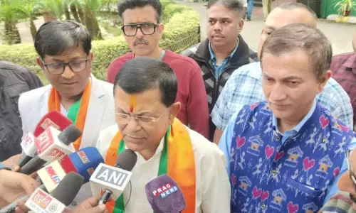 Assam elections : BJP के प्रशांत फुकन ने डिब्रूगढ़ सीट के लिए नामांकन दाखिल किया Assam elections : BJP के प्रशांत फुकन ने डिब्रूगढ़ सीट के लिए नामांकन दाखिल किया