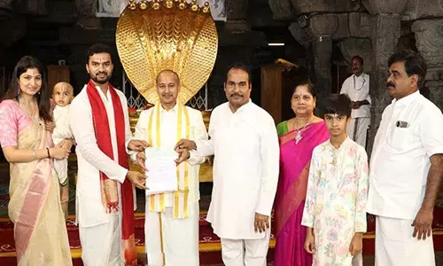 Tirumala में सर्व दर्शन के लिए 18 घंटे का इंतज़ार Tirumala में सर्व दर्शन के लिए 18 घंटे का इंतज़ार