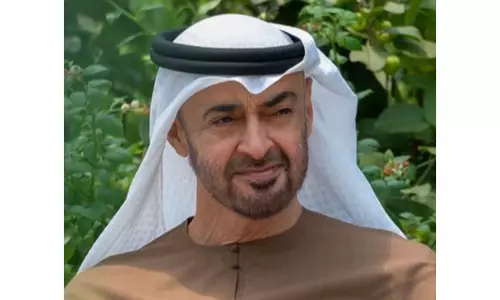 UAE के राष्ट्रपति और अमेरिकी राष्ट्रपति ट्रंप ने फ़ोन पर बातचीत में क्षेत्रीय तनाव और सुरक्षा पर चर्चा की UAE के राष्ट्रपति और अमेरिकी राष्ट्रपति ट्रंप ने फ़ोन पर बातचीत में क्षेत्रीय तनाव और सुरक्षा पर चर्चा की