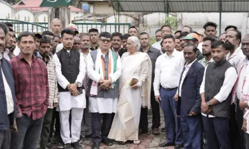 Assam elections : देबब्रत सैकिया ने नाज़िरा से नामांकन दाखिल किया, चौथी बार जीत पर नज़र Assam elections : देबब्रत सैकिया ने नाज़िरा से नामांकन दाखिल किया, चौथी बार जीत पर नज़र