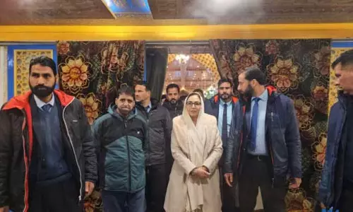 SRINAGAR: दरख्शां अंद्राबी ने हजरतबल में ईद की तैयारियों की समीक्षा की SRINAGAR: दरख्शां अंद्राबी ने हजरतबल में ईद की तैयारियों की समीक्षा की