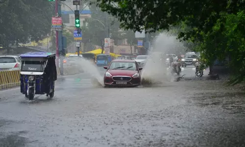 Jabalpur: जबलपुर में बिगड़ा मौसम, भारी बारिश से जनजीवन प्रभावित Jabalpur: जबलपुर में बिगड़ा मौसम, भारी बारिश से जनजीवन प्रभावित