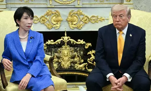 Japan के प्रधानमंत्री डोनाल्ड ट्रंप के बगल में इतने असहज क्यों लग रहे थे?