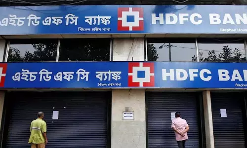 HDFC बैंक ने Credit Suisse AT1 बॉन्ड की गलत बिक्री के मामले में 3 वरिष्ठ अधिकारियों को नौकरी छोड़ने को कहा