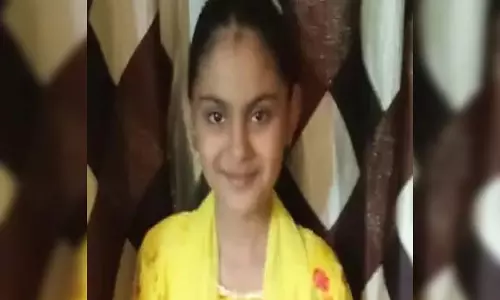 भाई से विवाद के बाद 10 वर्षीय बच्ची ने लगाई फांसी, फैली सनसनी भाई से विवाद के बाद 10 वर्षीय बच्ची ने लगाई फांसी, फैली सनसनी