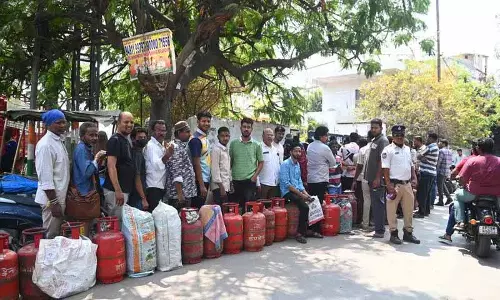 LPG की कमी से भोजन दान अभियान प्रभावित, NGO को मुश्किलों का सामना करना पड़ रहा है LPG की कमी से भोजन दान अभियान प्रभावित, NGO को मुश्किलों का सामना करना पड़ रहा है