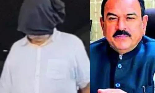 Ashok Kharat case: पुलिस कल से वीडियो लीक करने वाले नीरज जाधव की तलाश कर रही Ashok Kharat case: पुलिस कल से वीडियो लीक करने वाले नीरज जाधव की तलाश कर रही