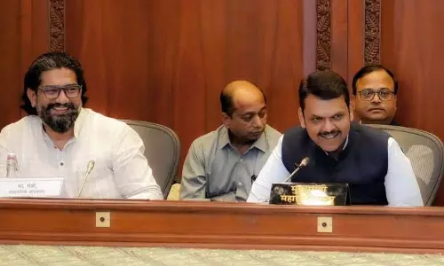 CM फडणवीस के फ़ोन के बाद शिवेंद्र राजे ने उठाया कदम; शिंदे सेना और NCP को लगा झटका CM फडणवीस के फ़ोन के बाद शिवेंद्र राजे ने उठाया कदम; शिंदे सेना और NCP को लगा झटका