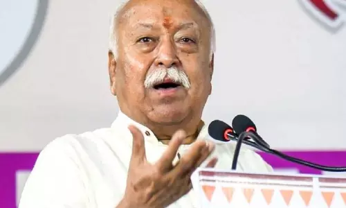 भारत में युद्ध को रोकने और पूरी दुनिया को एकजुट करने की शक्ति है; Mohan Bhagwat का बड़ा बयान भारत में युद्ध को रोकने और पूरी दुनिया को एकजुट करने की शक्ति है; Mohan Bhagwat का बड़ा बयान