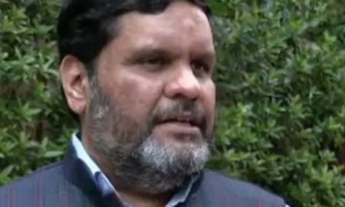 देश में पर्याप्त मात्रा में कच्चा तेल, सामान्य पेट्रोल की कीमतें लगातार स्थिर: गौरव वल्लभ देश में पर्याप्त मात्रा में कच्चा तेल, सामान्य पेट्रोल की कीमतें लगातार स्थिर: गौरव वल्लभ