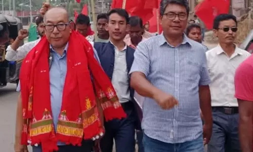 होवराघाट (ST) सीट से Robi Kumar Phangcho ने भरा नामांकन, चुनावी मुकाबला तेज होवराघाट (ST) सीट से Robi Kumar Phangcho ने भरा नामांकन, चुनावी मुकाबला तेज