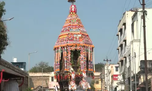 Tamil Nadu: जंबुकेश्वरार मंदिर में भव्य पंगुनी रथ उत्सव मनाया गया; हज़ारों श्रद्धालुओं ने भाग लिया