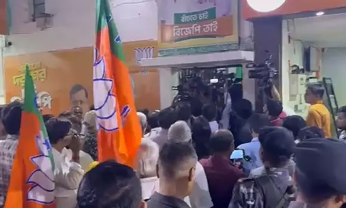 उम्मीदवार को लेकर BJP मुख्यालय पर ज़बरदस्त विरोध प्रदर्शन उम्मीदवार को लेकर BJP मुख्यालय पर ज़बरदस्त विरोध प्रदर्शन