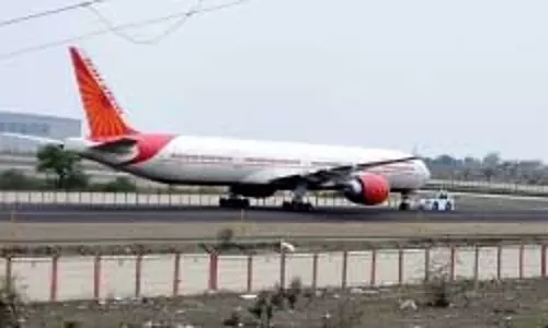 बीच आसमान से लौटी एयर इंडिया, फ्लाइट 9 घंटे बाद वापस बीच आसमान से लौटी एयर इंडिया, फ्लाइट 9 घंटे बाद वापस