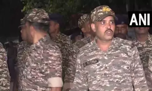 ईद से पहले दिल्ली में सुरक्षा कड़ी, पुलिस ने किया फ्लैग मार्च ईद से पहले दिल्ली में सुरक्षा कड़ी, पुलिस ने किया फ्लैग मार्च