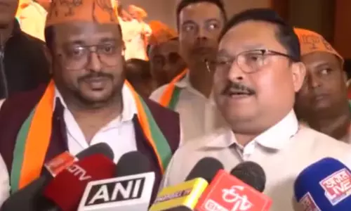 असम BJP का दावा: कांग्रेस समेत कई दलों के 400 कार्यकर्ता पार्टी में शामिल असम BJP का दावा: कांग्रेस समेत कई दलों के 400 कार्यकर्ता पार्टी में शामिल
