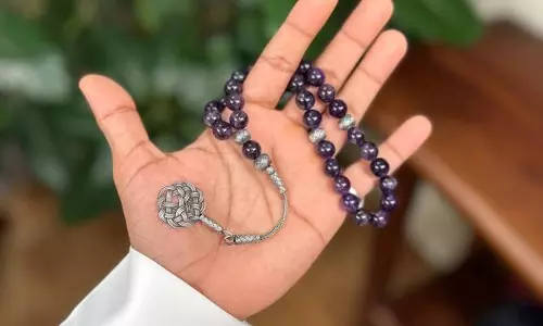Saudi Arabia में ईदिया ट्रेंड में बदलाव, नकद की जगह गिफ्ट्स और लोकल ब्रांड्स की बढ़ी मांग Saudi Arabia में ईदिया ट्रेंड में बदलाव, नकद की जगह गिफ्ट्स और लोकल ब्रांड्स की बढ़ी मांग