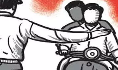 Jammu: ओवरस्पीडिंग और ओवरलोडिंग पर सख्त कार्रवाई, नाबालिग ड्राइविंग पर रोक Jammu: ओवरस्पीडिंग और ओवरलोडिंग पर सख्त कार्रवाई, नाबालिग ड्राइविंग पर रोक