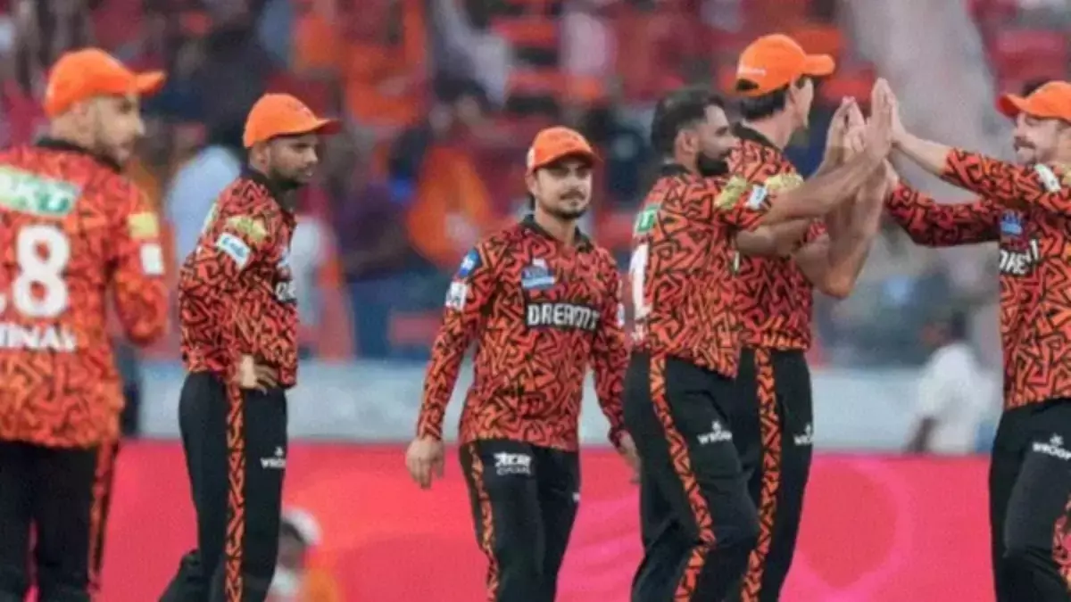 SRH के IPL प्लान पटरी से उतरे, कमिंस के बाद एक और ऑलराउंडर बाहर SRH के IPL प्लान पटरी से उतरे, कमिंस के बाद एक और ऑलराउंडर बाहर