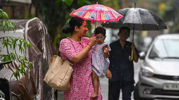 MP : बेमौसम बारिश, तेज़ हवाओं और ओलावृष्टि से राज्य में ठंडक MP : बेमौसम बारिश, तेज़ हवाओं और ओलावृष्टि से राज्य में ठंडक