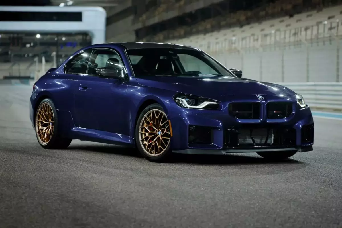 Mumbai: BMW M2 CS की कीमत और फीचर्स चर्चा में Mumbai: BMW M2 CS की कीमत और फीचर्स चर्चा में