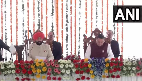 धामी सरकार का हुआ कैबिनेट विस्तार, 5 नए मंत्रियों ने ली शपथ धामी सरकार का हुआ कैबिनेट विस्तार, 5 नए मंत्रियों ने ली शपथ