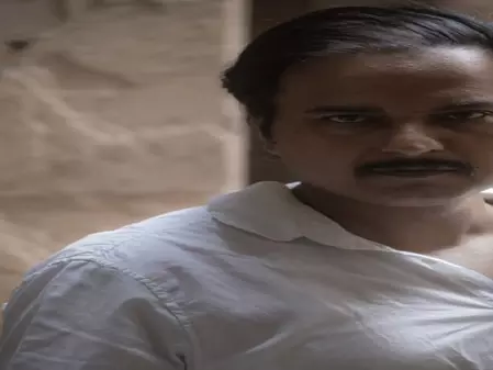 पहले भाग में रहमान, तो धुरंधर-2 में दो नए चेहरे बटोर ले गए सारी लाइमलाइट पहले भाग में रहमान, तो धुरंधर-2 में दो नए चेहरे बटोर ले गए सारी लाइमलाइट