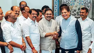 मुख्यमंत्री स्टालिन दिल्ली जाने से डरते हैं ; TTV Dhinakaran मुख्यमंत्री स्टालिन दिल्ली जाने से डरते हैं ; TTV Dhinakaran