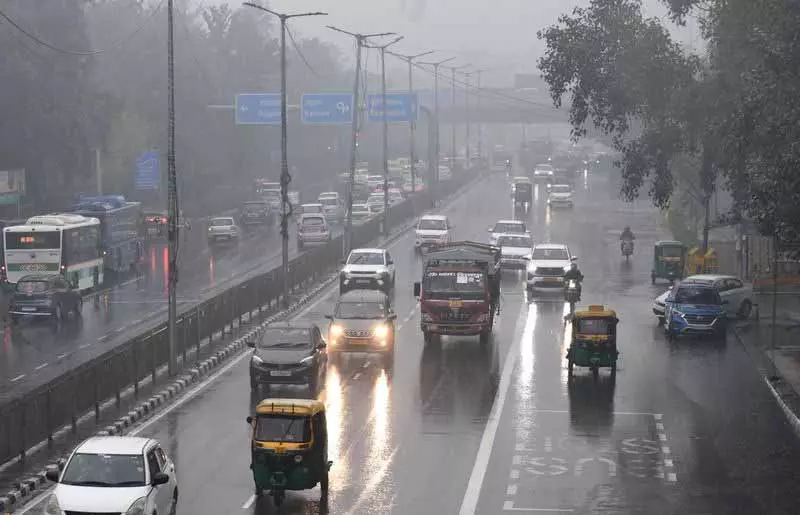 Punjab और हरियाणा के कुछ हिस्सों में ज़ोरदार बारिश, तापमान गिरा Punjab और हरियाणा के कुछ हिस्सों में ज़ोरदार बारिश, तापमान गिरा