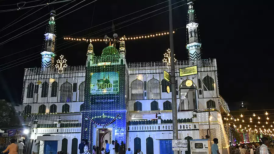 Karnataka : तटीय ज़िलों को छोड़कर, पूरे राज्य में 21 मार्च को ईद-उल-फ़ित्र मनाई जाएगी Karnataka : तटीय ज़िलों को छोड़कर, पूरे राज्य में 21 मार्च को ईद-उल-फ़ित्र मनाई जाएगी