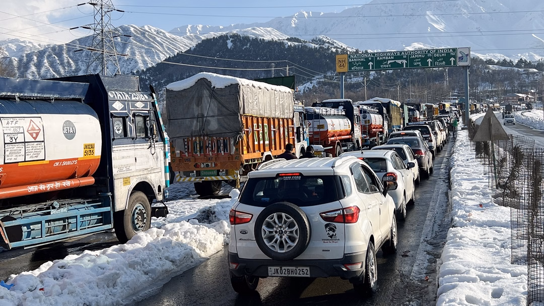 Jammu: मुगल रोड खोलने की कवायद जारी, प्रशासन की रोड खोलने पर फोकस Jammu: मुगल रोड खोलने की कवायद जारी, प्रशासन की रोड खोलने पर फोकस