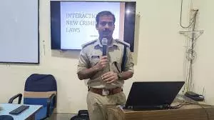Odisha : 11वीं कक्षा की छात्रा मृत मिली,परिवार ने बलात्कार और हत्या का आरोप लगाया Odisha : 11वीं कक्षा की छात्रा मृत मिली,परिवार ने बलात्कार और हत्या का आरोप लगाया