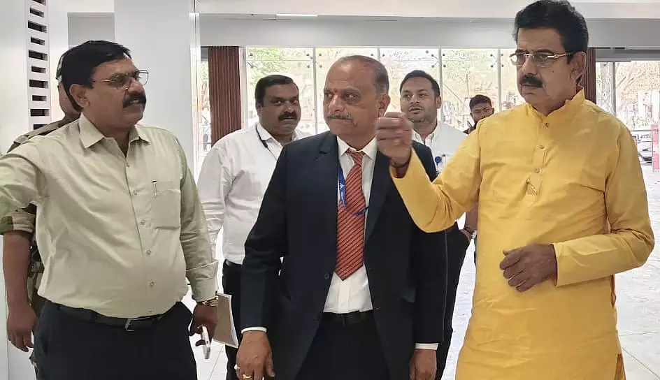 Indore : देवी अहिल्याबाई होलकर हवाई अड्डे पर 24 मार्च को नए एयरपोर्ट टर्मिनल का उद्घाटन होगा Indore : देवी अहिल्याबाई होलकर हवाई अड्डे पर 24 मार्च को नए एयरपोर्ट टर्मिनल का उद्घाटन होगा