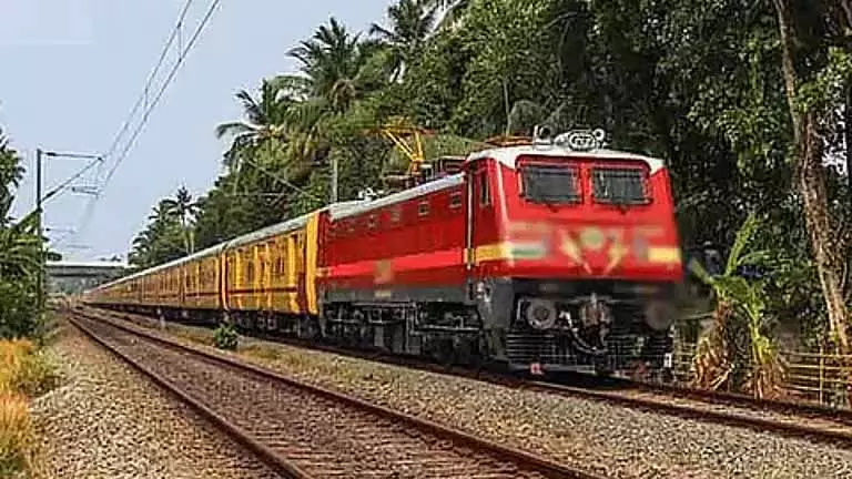 Madurai रेलवे डिवीज़न ने इंफ्रास्ट्रक्चर अपग्रेड की योजना बनाई है Madurai रेलवे डिवीज़न ने इंफ्रास्ट्रक्चर अपग्रेड की योजना बनाई है