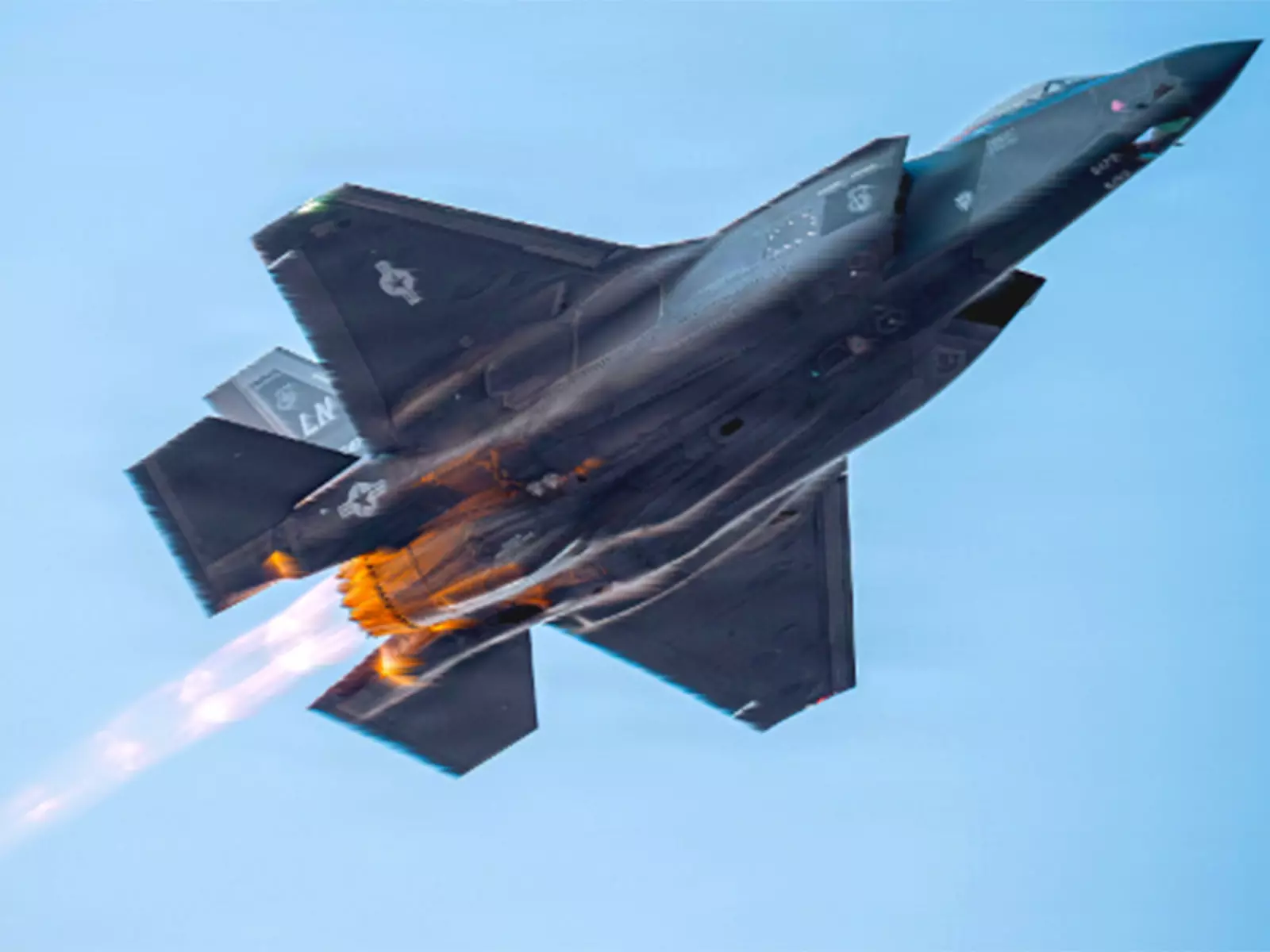 ईरान ने F-35 पर हमले का दावा किया, आपात लैंडिंग की पुष्टि ईरान ने F-35 पर हमले का दावा किया, आपात लैंडिंग की पुष्टि