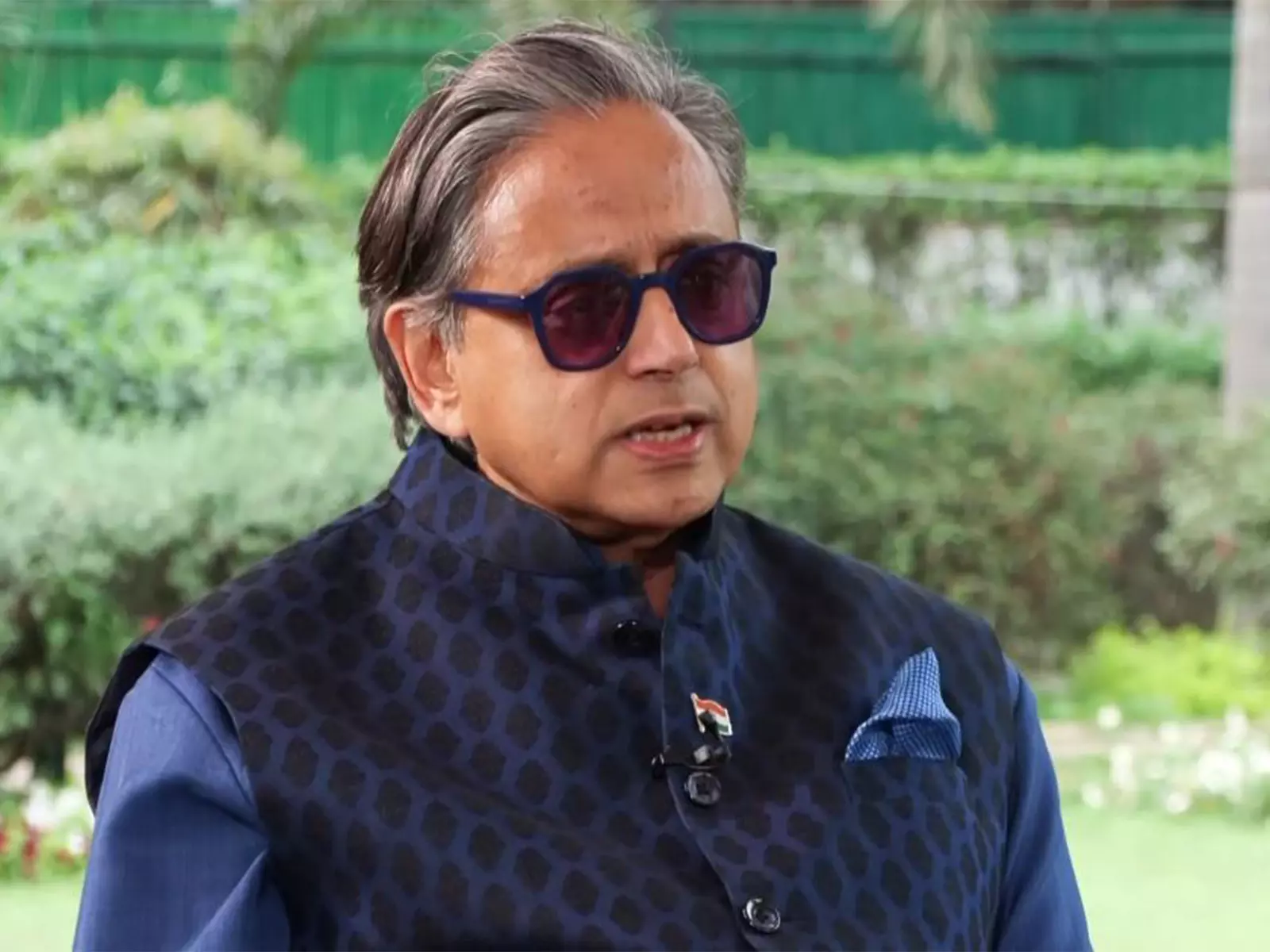 संयम ही शक्ति है: Shashi Tharoor ने पश्चिम एशिया संकट पर भारत के सतर्क रुख का समर्थन किया संयम ही शक्ति है: Shashi Tharoor ने पश्चिम एशिया संकट पर भारत के सतर्क रुख का समर्थन किया