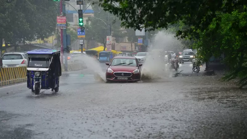 Jabalpur: जबलपुर में बिगड़ा मौसम, भारी बारिश से जनजीवन प्रभावित Jabalpur: जबलपुर में बिगड़ा मौसम, भारी बारिश से जनजीवन प्रभावित