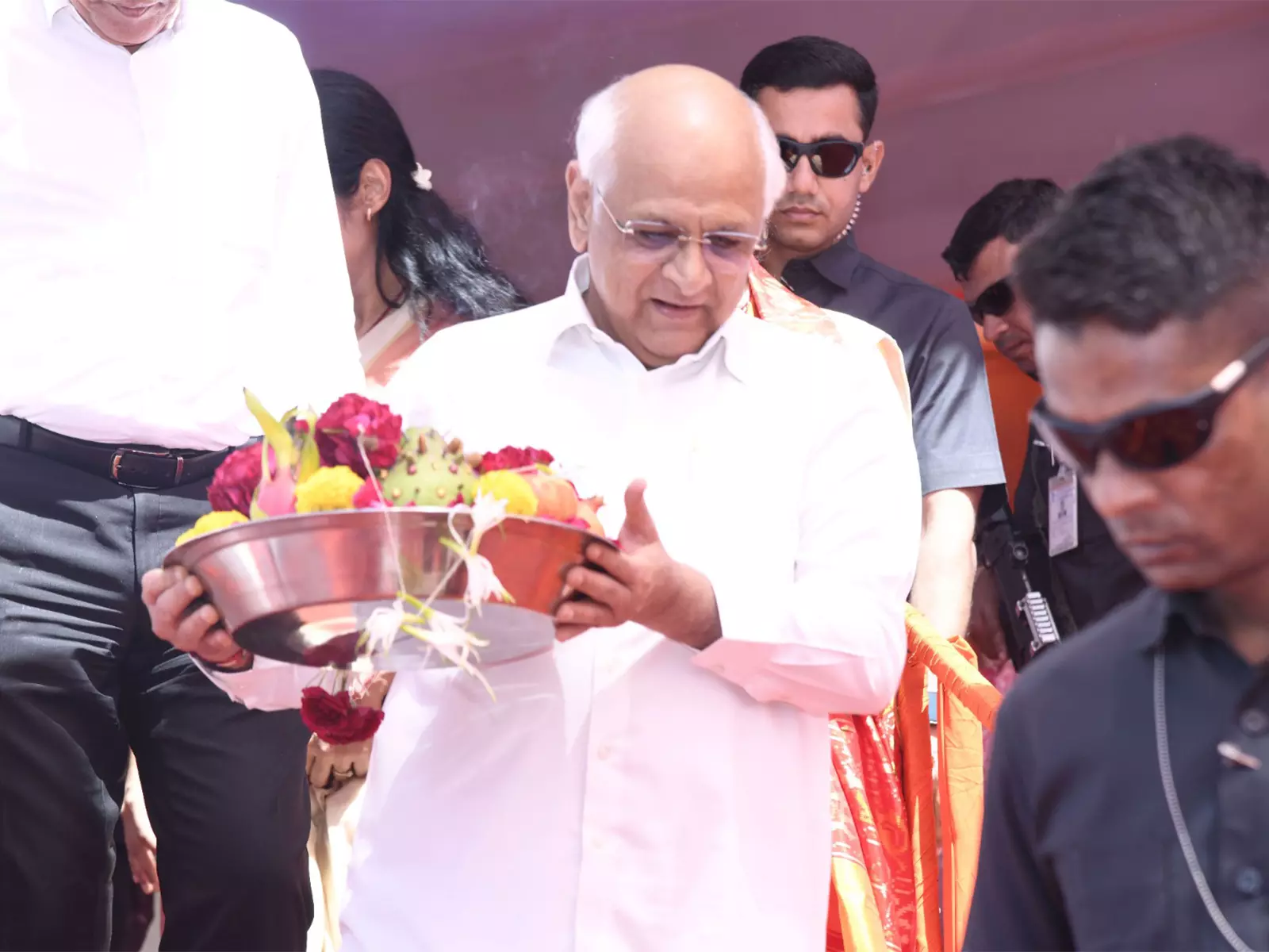 CM भूपेन्द्र पटेल ने दी चेटी चंड की शुभकामनाएं, भगवान झूलेलाल शोभा यात्रा को दिखाई हरी झंडी CM भूपेन्द्र पटेल ने दी चेटी चंड की शुभकामनाएं, भगवान झूलेलाल शोभा यात्रा को दिखाई हरी झंडी