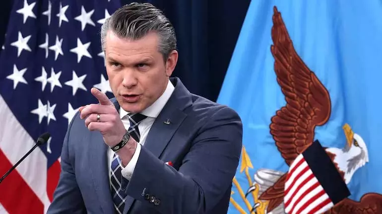 ईरान संघर्ष के बीच Pete Hegseth की आस्था-युद्ध वाली बयानबाज़ी की हो रही है पड़ताल ईरान संघर्ष के बीच Pete Hegseth की आस्था-युद्ध वाली बयानबाज़ी की हो रही है पड़ताल