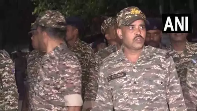 ईद से पहले दिल्ली में सुरक्षा कड़ी, पुलिस ने किया फ्लैग मार्च ईद से पहले दिल्ली में सुरक्षा कड़ी, पुलिस ने किया फ्लैग मार्च