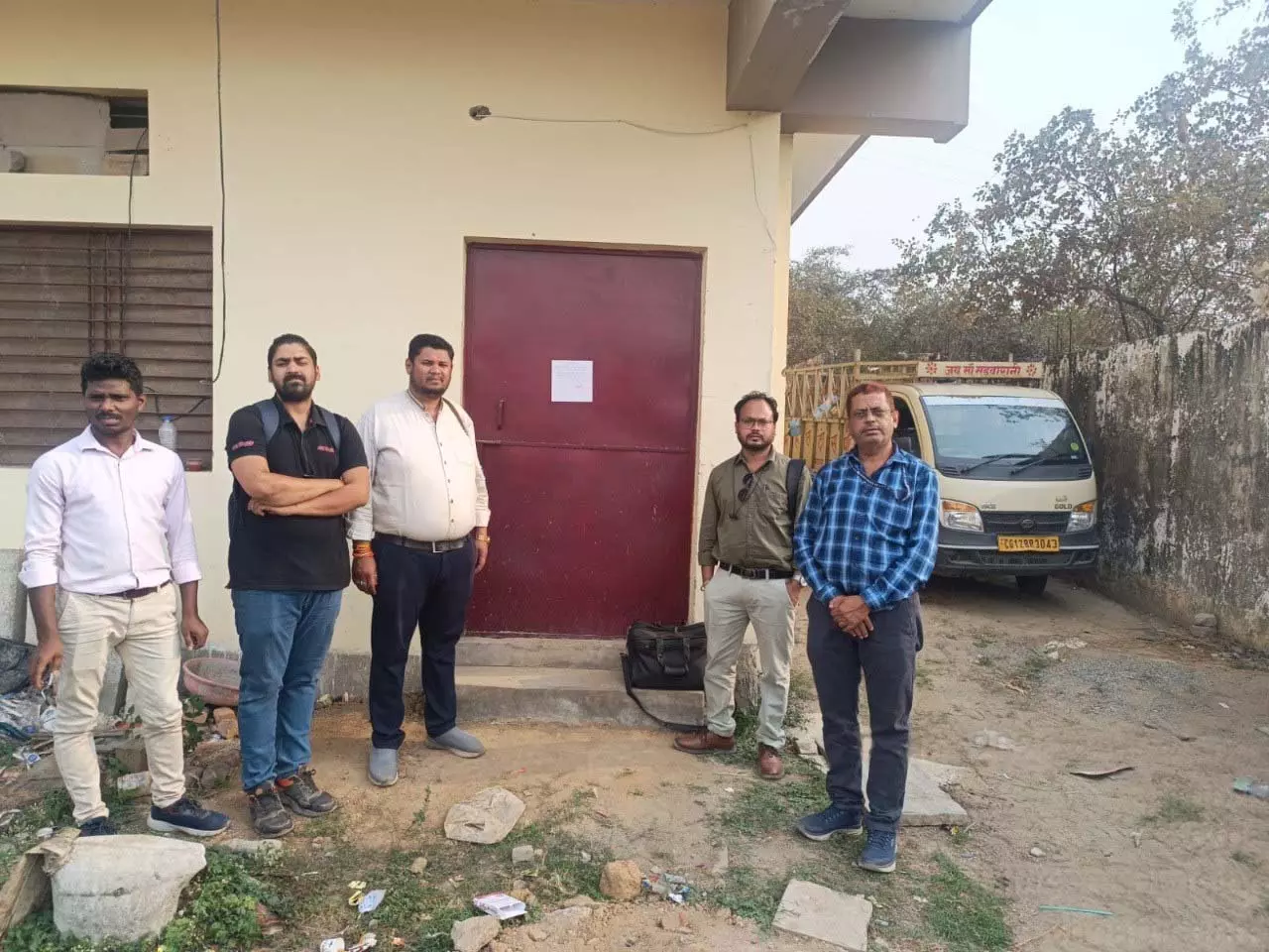 खाद्य सुरक्षा टीम की कार्रवाई, बिना लाइसेंस कोल्ड ड्रिंक फैक्ट्री सील खाद्य सुरक्षा टीम की कार्रवाई, बिना लाइसेंस कोल्ड ड्रिंक फैक्ट्री सील