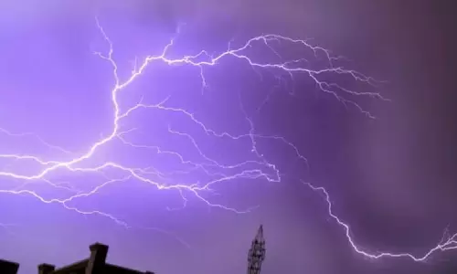 10 लोगों की मौत, आधी रात आकाशीय बिजली का कहर